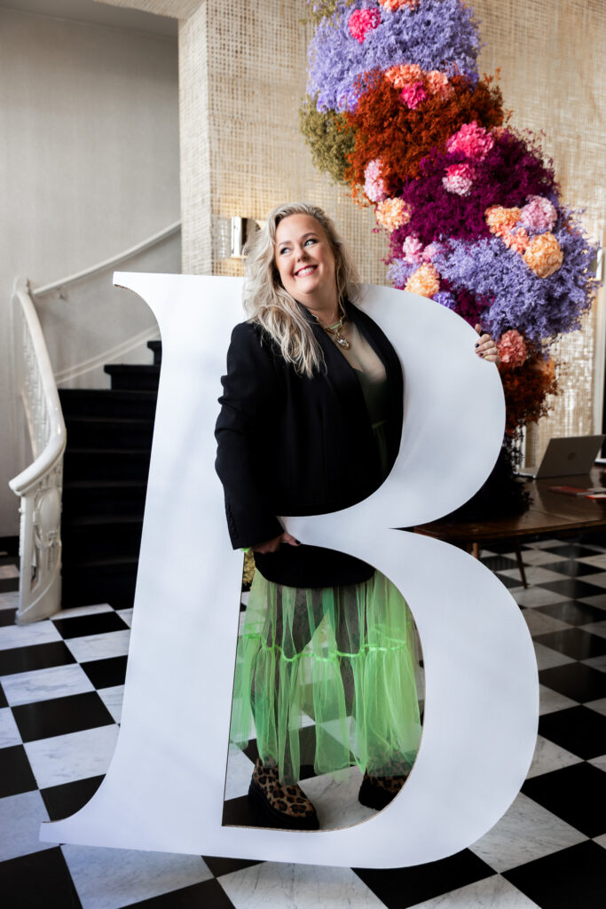 Boekontwerp met de letter B van Lieke ontwerpt